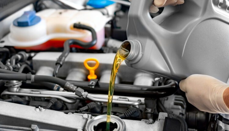 Change car engine oil