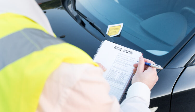 السيارات المعيبة