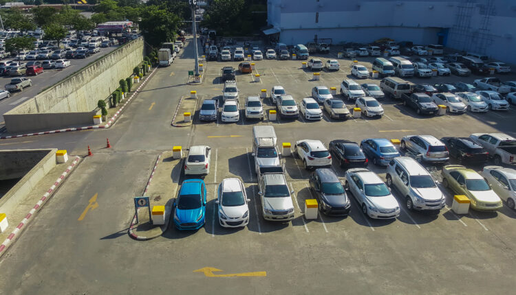 رسوم حجز السيارات الجديدة