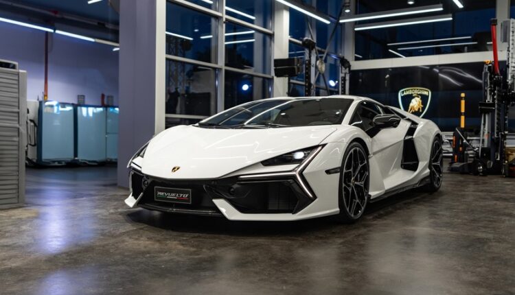 Lamborghini Revuelto
