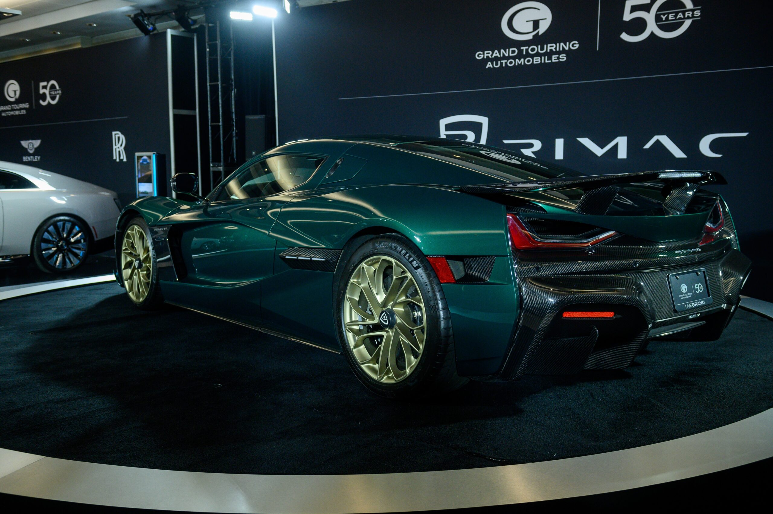 تسلا رودستر