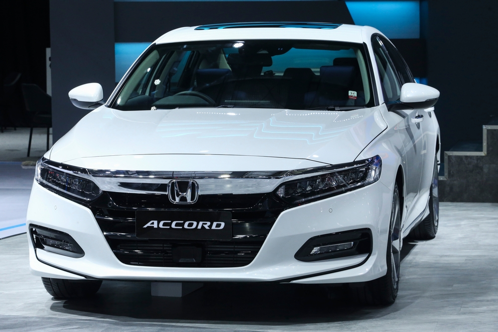 أفضل 10 سيارات بسقف بانورامي في الإمارات