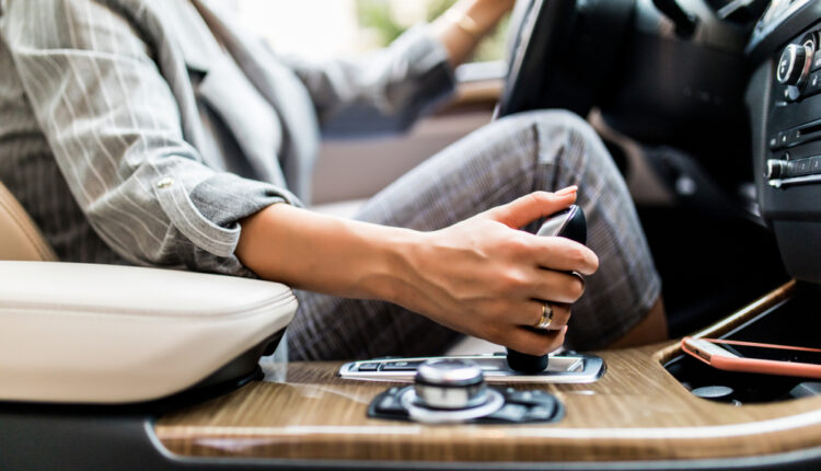 كيفية قيادة سيارة أوتوماتيكية