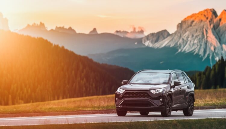 Top-rated safest cars and SUVs of 2025 with advanced safety features