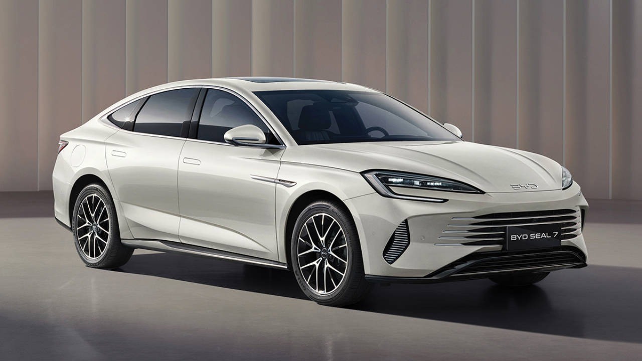 أفضل السيارات السريعة والرخيصة في الإمارات