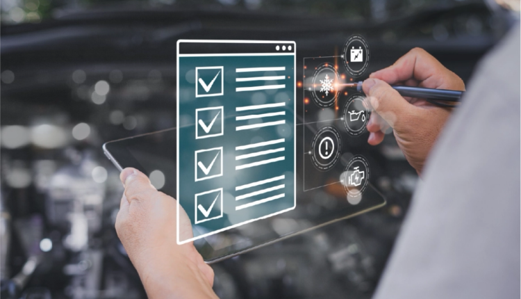 Checklist and icons illustrating ways to reduce car insurance costs in the UAE