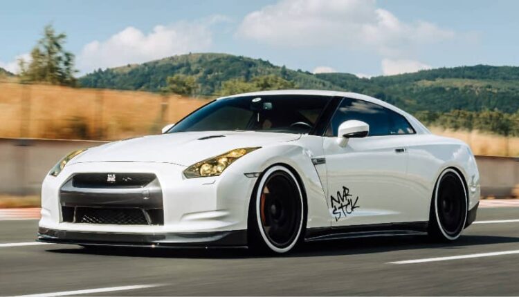 Nissan GT-R