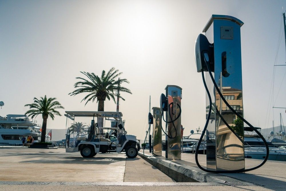 Electric car charging stations in UAE supporting EV adoption|Arwbheels.ae