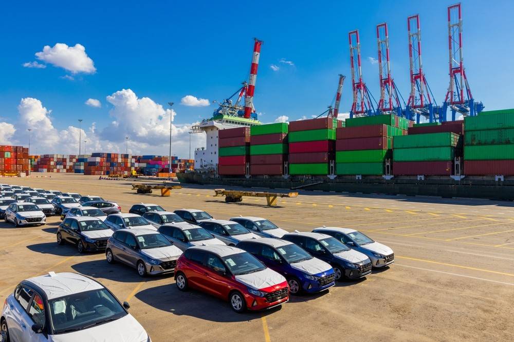 Cars at a shipping port ready for international vehicle export|Arabwheels.ae