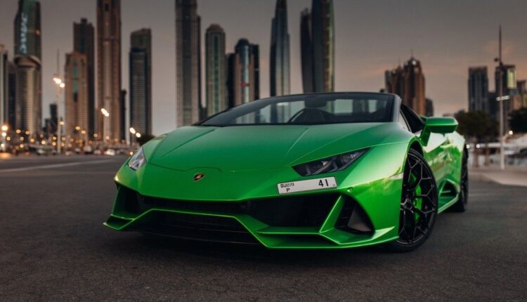 السيارات الخارقة في دبي